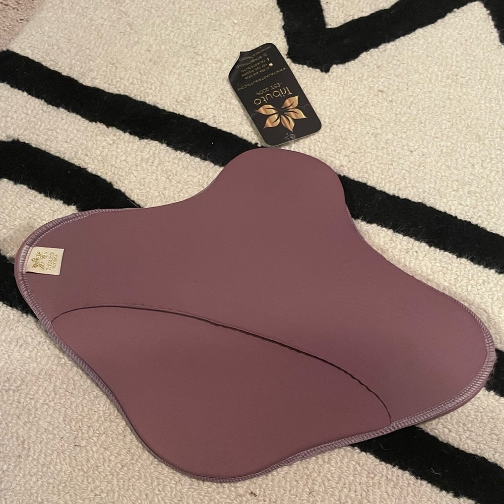 Brand new Tributo Abdominal Foam Board